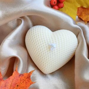 texured heart candle